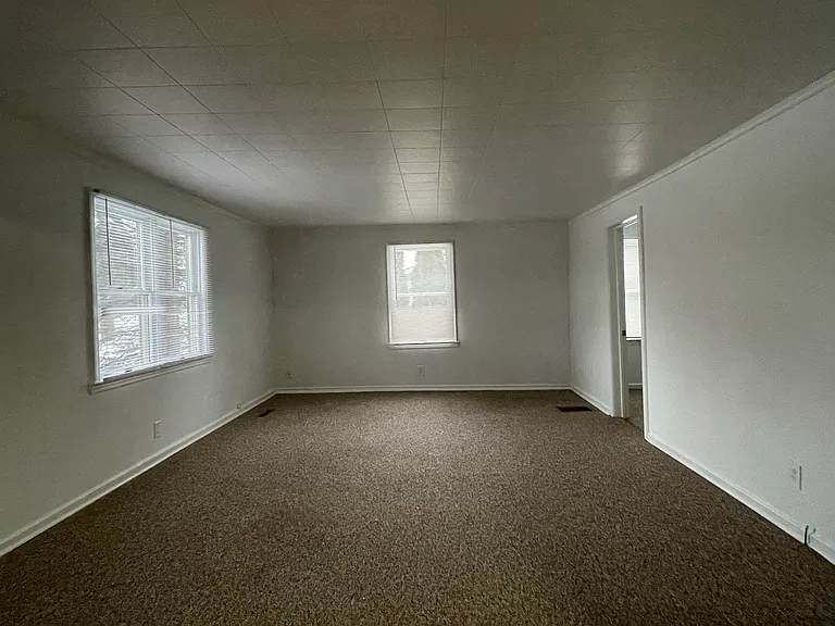 302 N Bristol Almont Vlg #1 — Photo 4