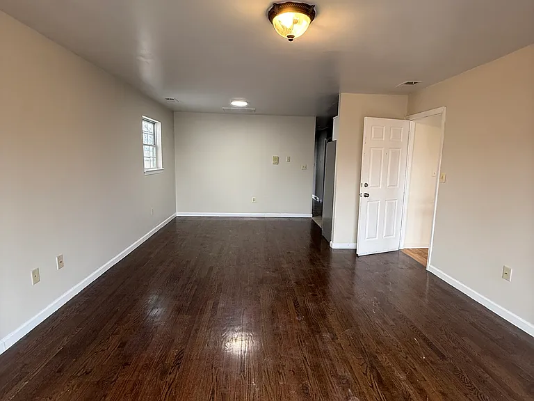 905 Olive St #1 — Photo 1