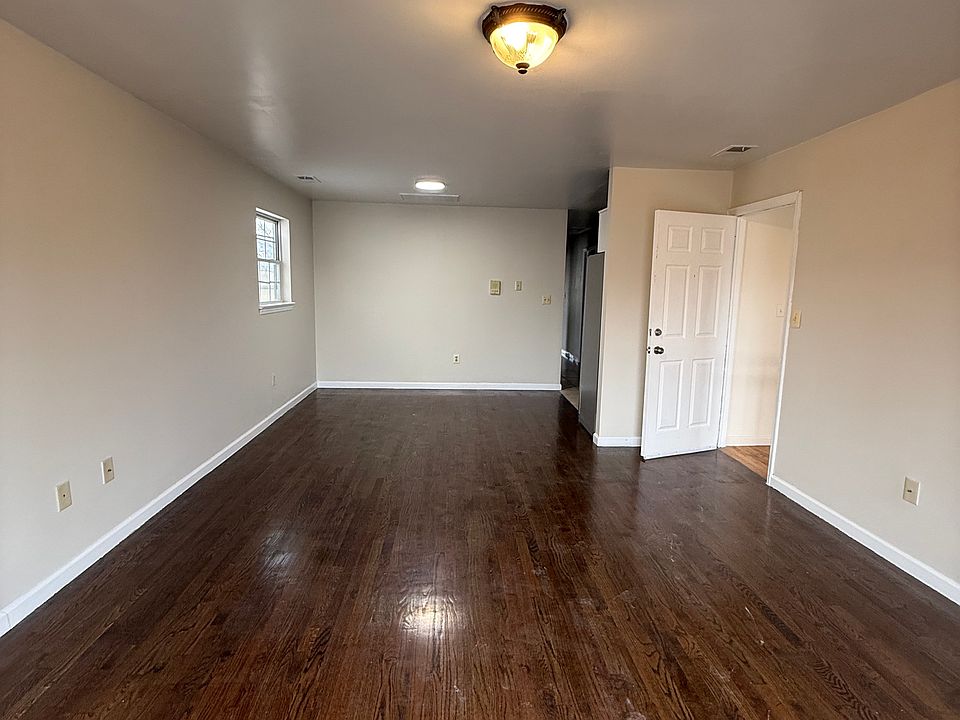 1st image of 905 Olive St #1