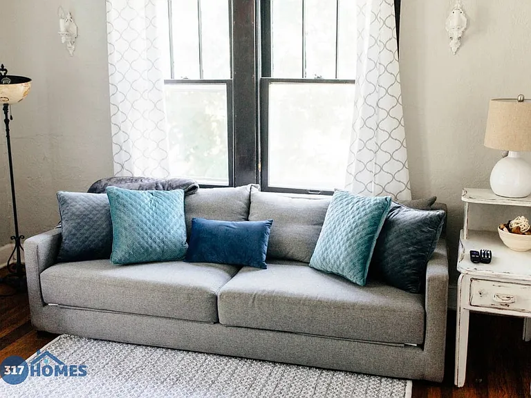 2525 Shelby St #1 — Photo 5