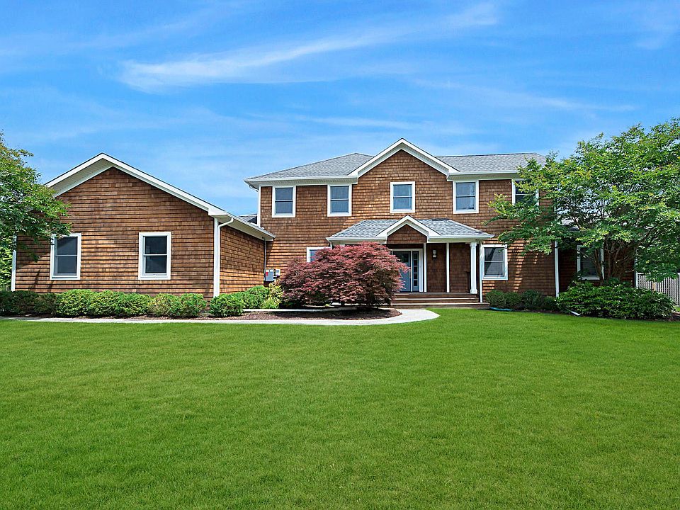 1st image of 450 Stirling Woods Ln