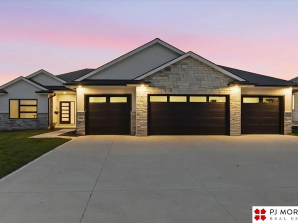 5414 Kestrel Pkwy, Elkhorn, NE 68022