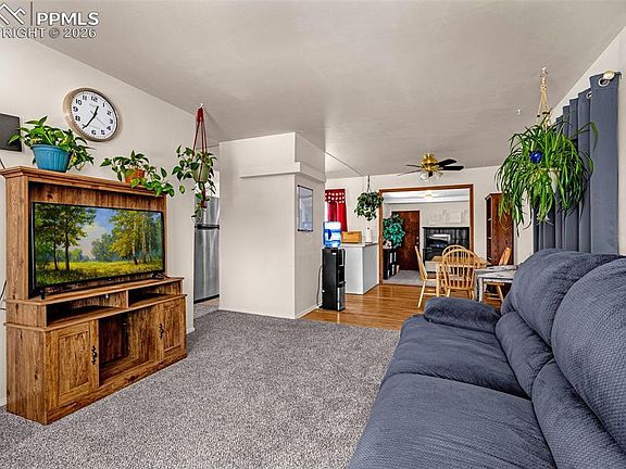 5th image of 512 Cottonwood Dr