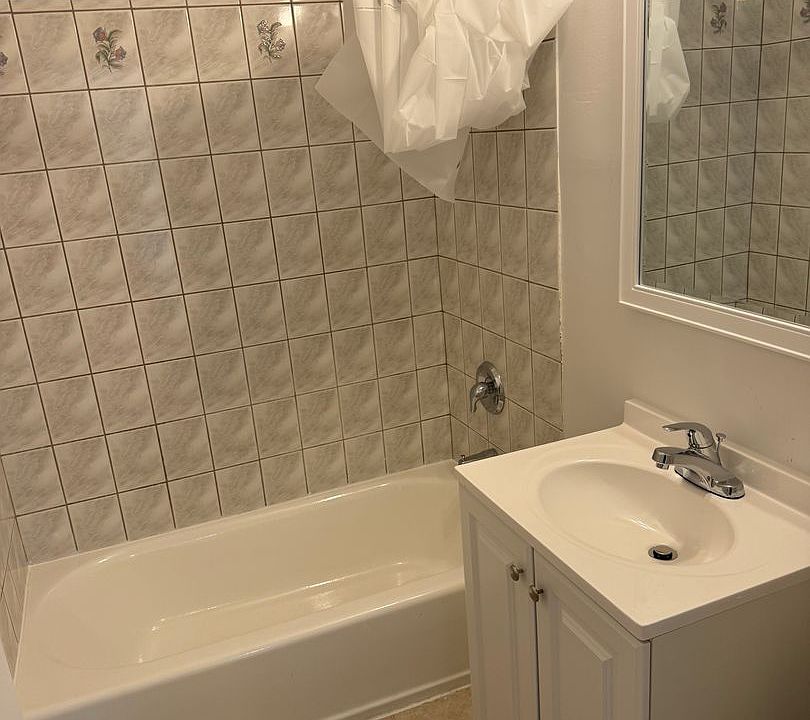 1st image of 6125 S Indiana Ave #6131-2W