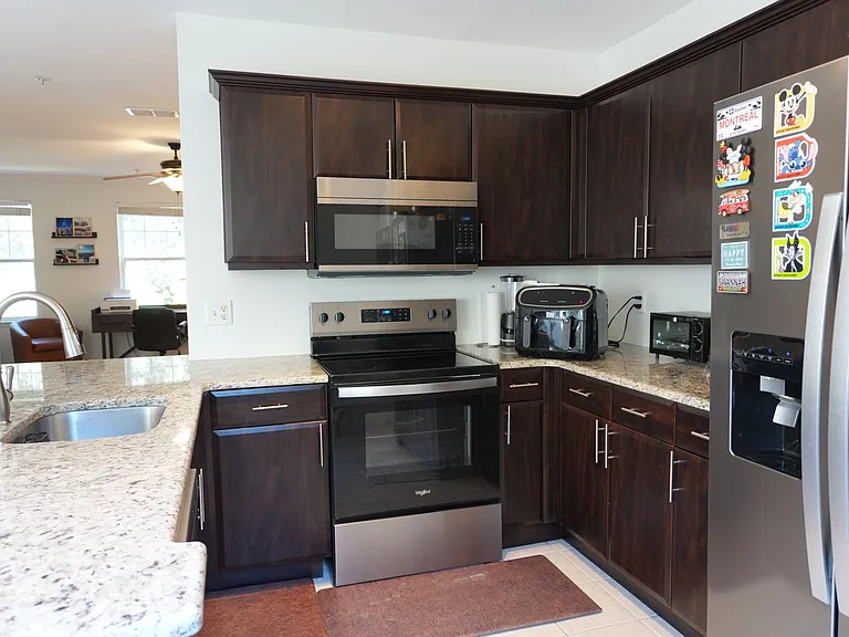 1004 Waterside Dr — Photo 28