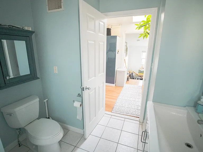 36 Montfern Ave #3 — Photo 6