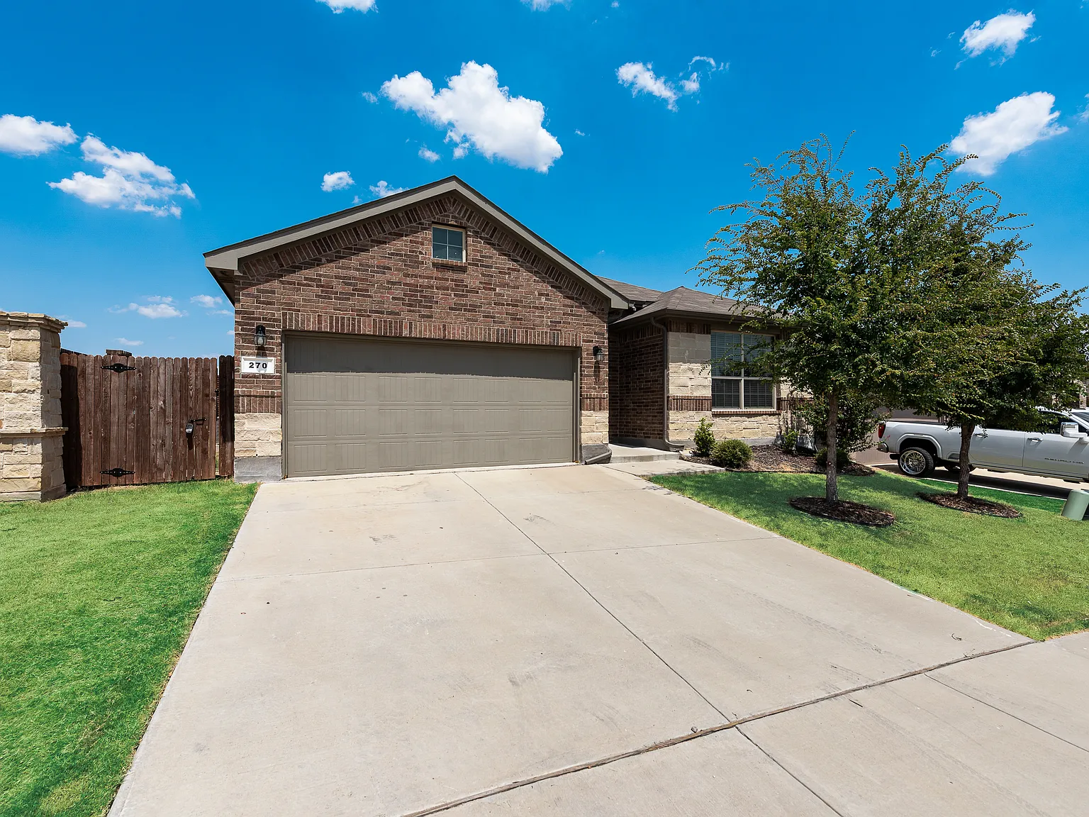 4 bed, 2189 sqft, $2,500 — Photo 3