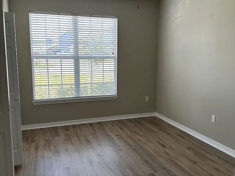 316 Peoria Blvd — Photo 6