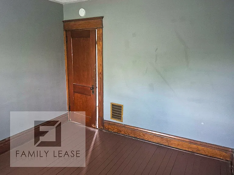 1701 Huron Ave — Photo 24