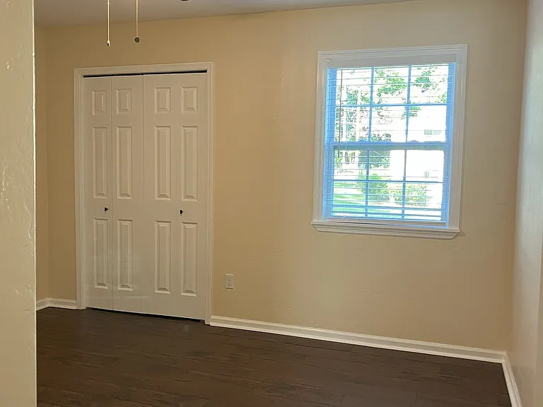 728 Pointe Ct #D — Photo 16