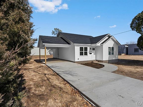 2nd image of 306 E 3rd St