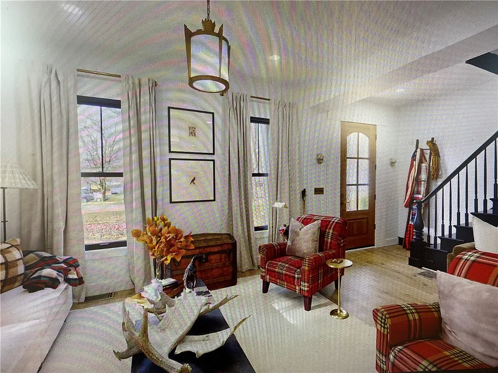 4 bed, 3.0 bath, 2945 sqft, $4,500 — Photo 2