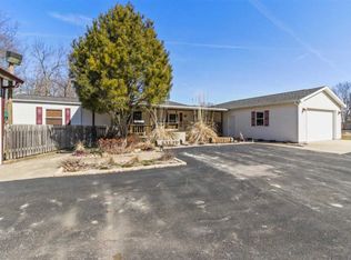 604 Ash St, Villa Grove, IL 61956