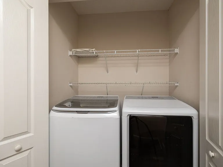 3959 Katherine Way — Photo 23