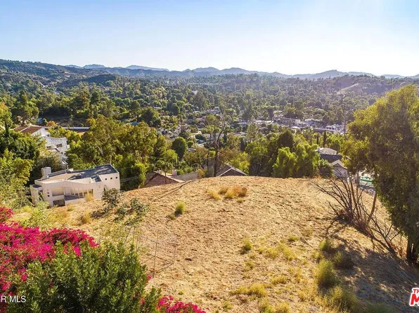 5015 Calatrana Dr, Woodland Hills, CA 91364