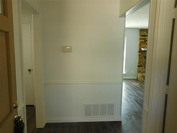 4th image of 2215 Woodcreek
