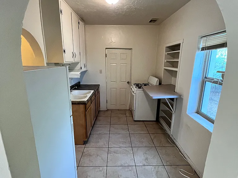 3706 E Fairmount St #EE — Photo 8