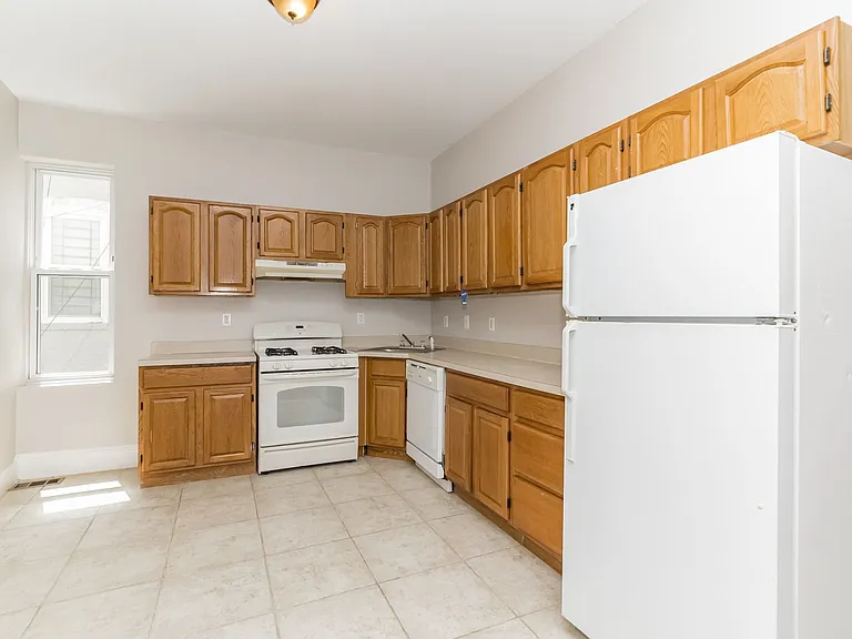 2227 Linden Ave — Photo 15