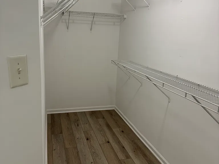 547 Bridgeton Cv — Photo 13