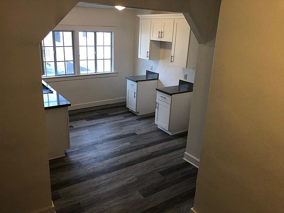 4th image of 745 N Los Robles Ave APT 4