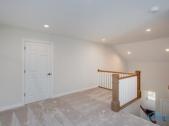 4th image of 9818 Saugatuck Dr