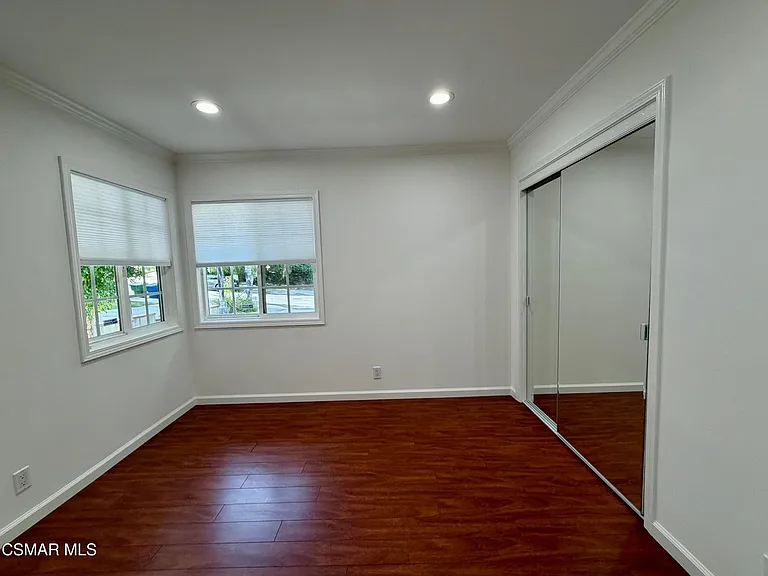 22206 Del Valle St — Photo 17