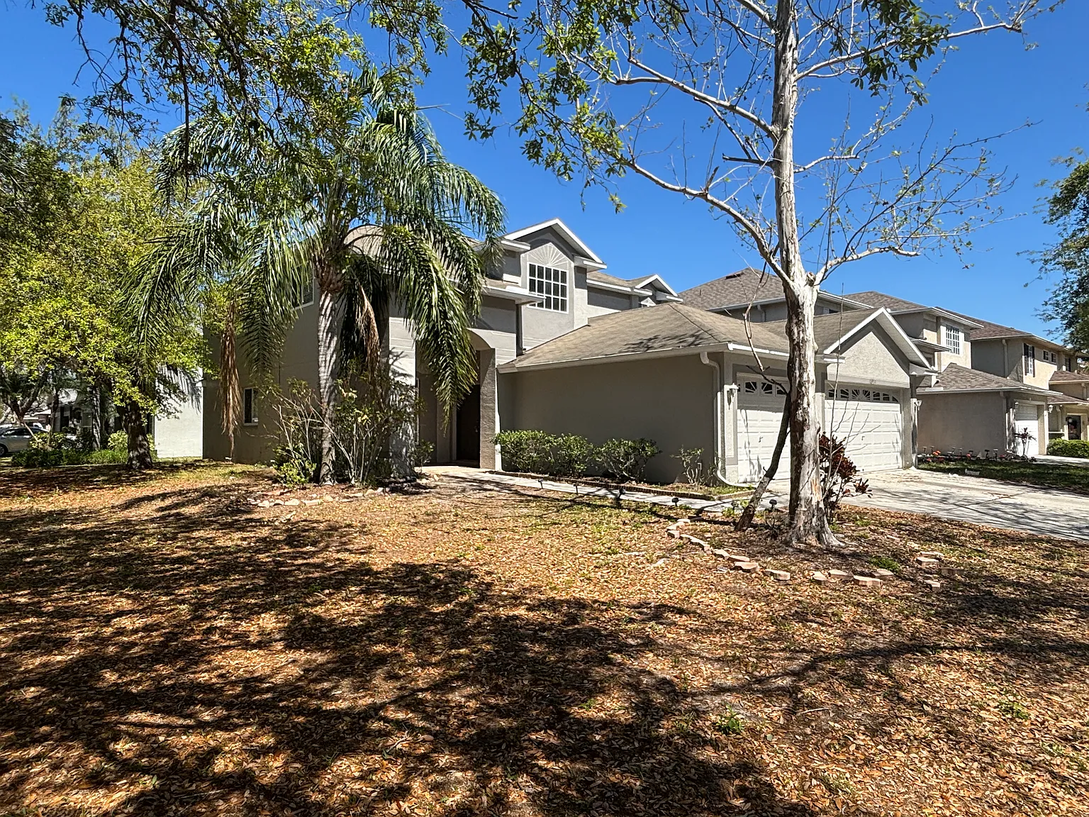 Large 4 bedroom 3 bath home with a large office/den — Photo 2