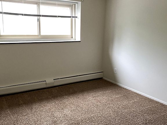 4th image of 115 S Rocky River Dr APT 208