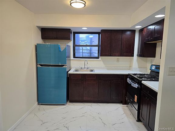 4th image of 1792 Lacombe Ave #1