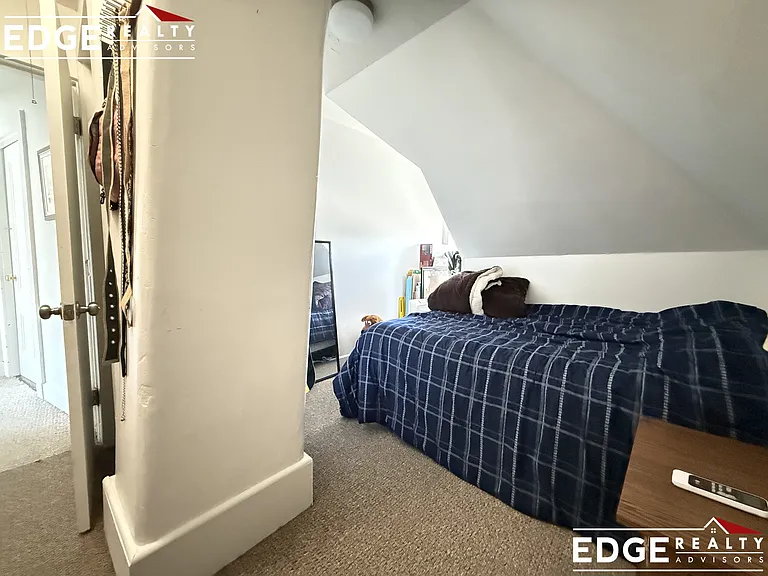 27 Peaceable St #2 — Photo 6