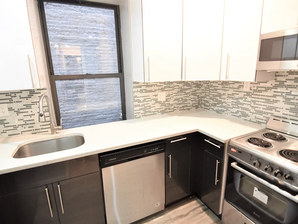 315 Alexander Ave #5F