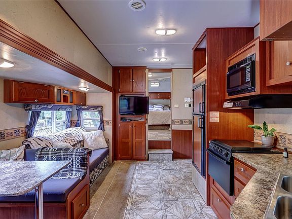 5th image of 2659 Turnbull Rd #C18