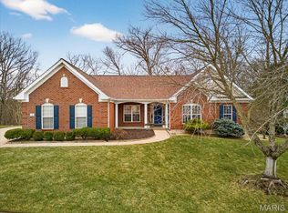 1304 Kiefer Bluffs Dr, Ballwin, MO 63021