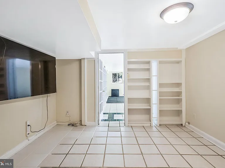 7030 Donna Cir — Photo 19