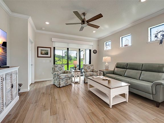 4th image of 4864 Overton Cir