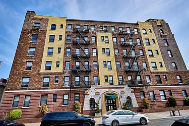 23-57 31 Drive in Astoria