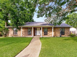4002 Azalea Ln, Garland, TX 75043