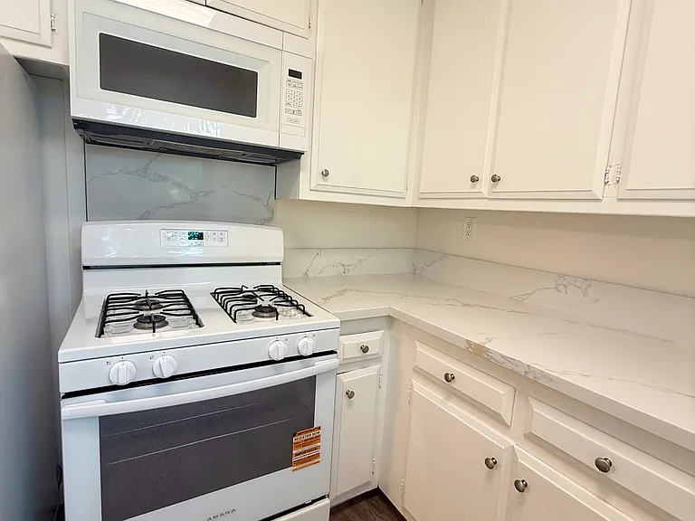 3051 Meade Ave #17 — Photo 7