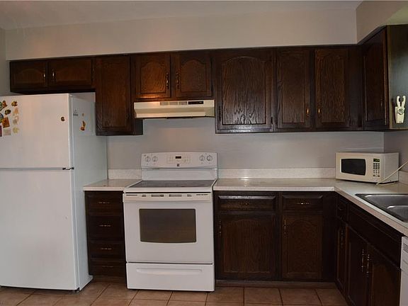 3rd image of 1655 Wiltshire Dr
