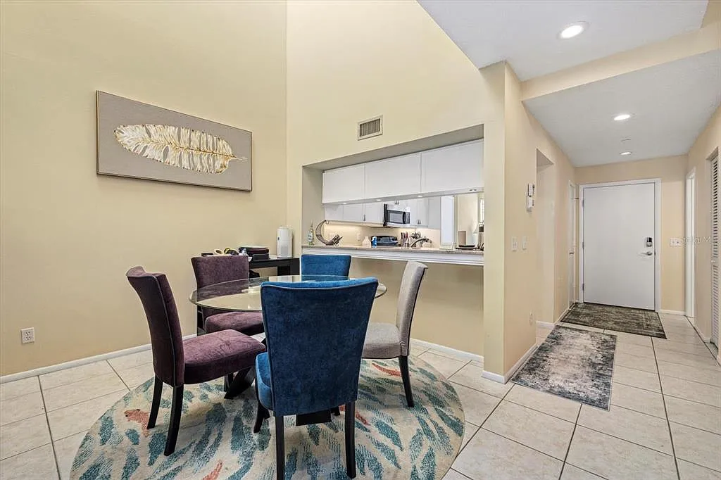 2 bed, 2.5 bath, 1590 sqft, $3,500 — Photo 3