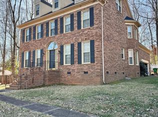 6913 Albaneen Ct, Charlotte, NC 28215