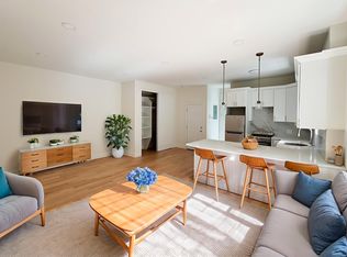 18-31 Ditmars Blvd #3A, Astoria, NY 11105