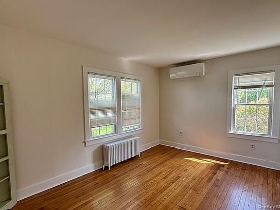 4th image of 70 Mulberry St
