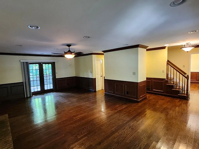 310 Milesford Ct — Photo 6