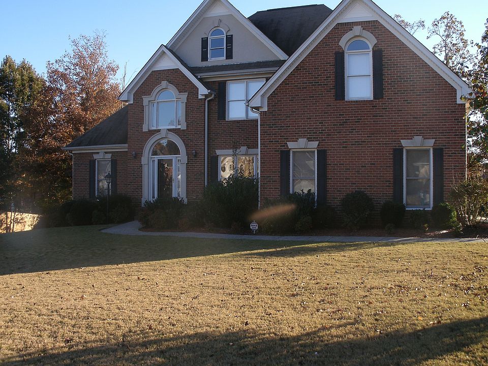 2nd image of 2050 Washington Dr