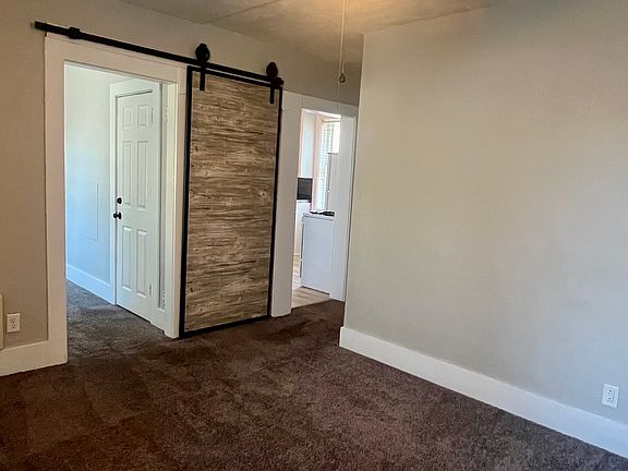 3rd image of 1114 W Jefferson Blvd APT 3
