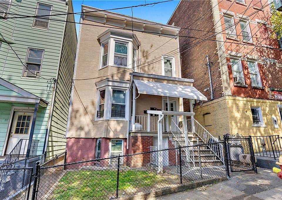 1st image of 61 Poplar St