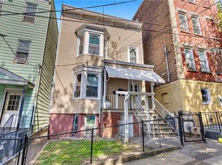 61 Poplar St, Yonkers, NY 10701