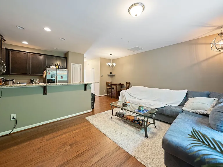 1504 Holly Grove Way — Photo 3