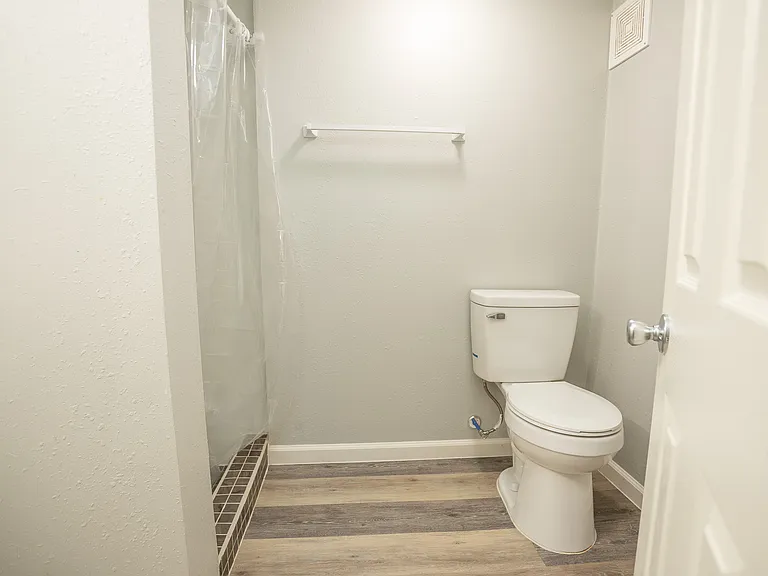 1518 E McCarty St #16 — Photo 2